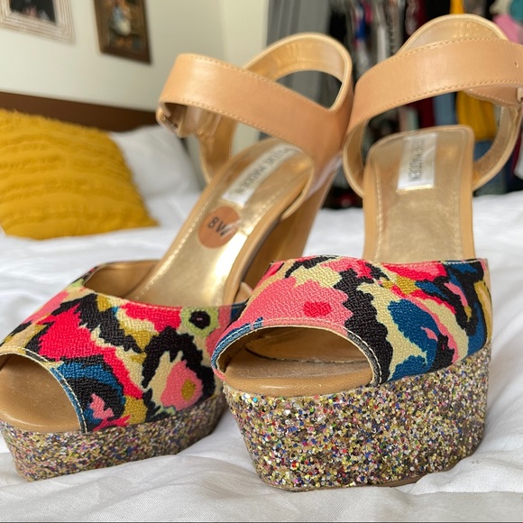 Steve Madden Jillyy Floral Wooden Platform Samdal - Picture 5 of 16